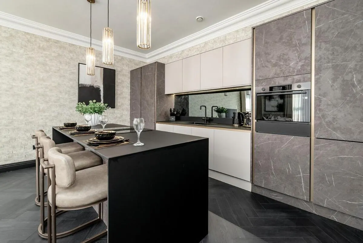 Luxury City Centre Retreat - Lux Spa Bath - Romantic Edinburgh 0*,